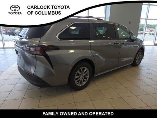 Metal 2026 Toyota Sienna LE