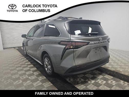 Metal 2026 Toyota Sienna LE