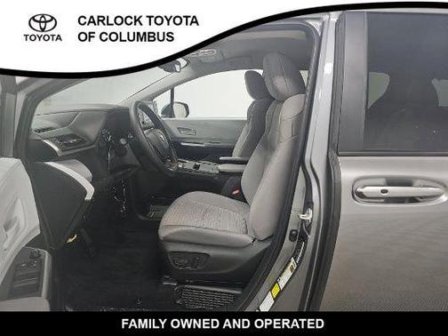 Metal 2026 Toyota Sienna LE