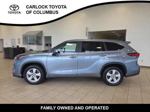 Moon Dust 2023 Toyota Highlander LE