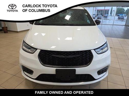 Bright White Clearcoat 2023 Chrysler Pacifica Limited