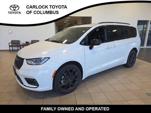 Bright White Clearcoat 2023 Chrysler Pacifica Limited