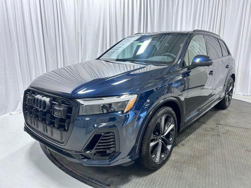 Waitomo Blue Metallic 2026 Audi Q7 55 Premium Plus