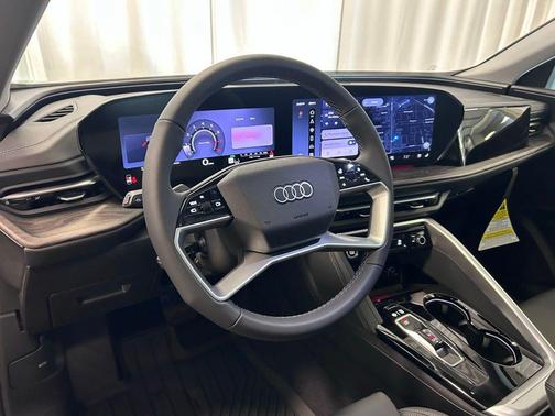 Tambora Gray Metallic 2026 Audi Q5 Premium Plus TFSI quattro S tronic