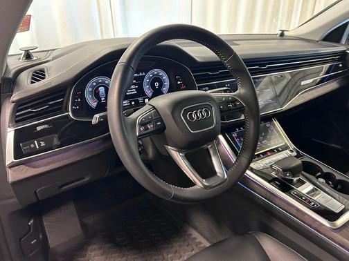 Orca Black Metallic 2019 Audi Q8 3.0T Premium