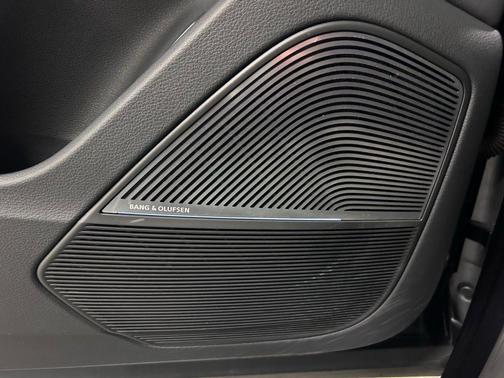 Orca Black Metallic 2019 Audi Q8 3.0T Premium