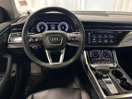 Orca Black Metallic 2019 Audi Q8 3.0T Premium
