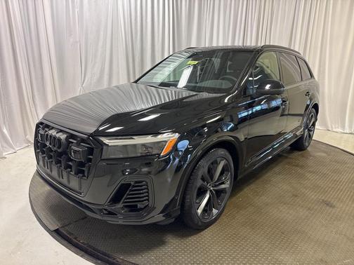 Mythos Black Metallic 2026 Audi Q7 55 Premium Plus