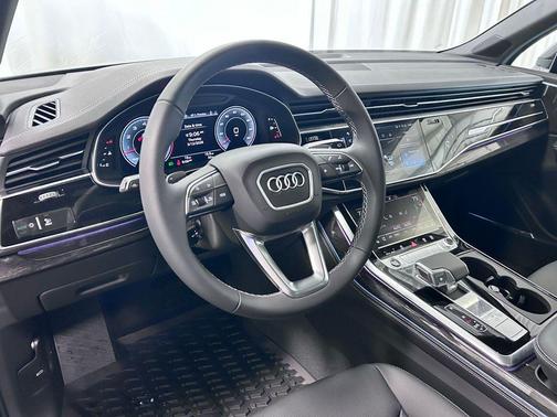 Mythos Black Metallic 2026 Audi Q7 55 Premium Plus