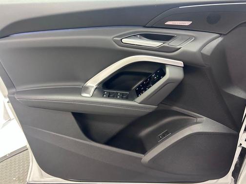 Glacier White Metallic 2026 Audi Q5 Premium Plus TFSI quattro S tronic