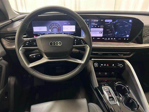 Glacier White Metallic 2026 Audi Q5 Premium Plus TFSI quattro S tronic