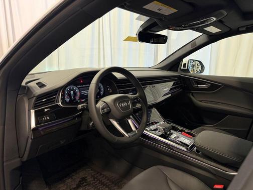 Glacier White Metallic 2026 Audi Q8 55 Premium Plus