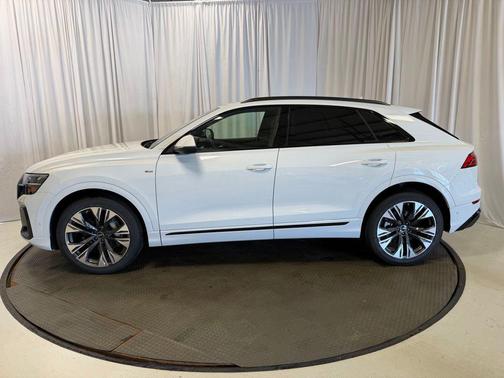 Glacier White Metallic 2026 Audi Q8 55 Premium Plus