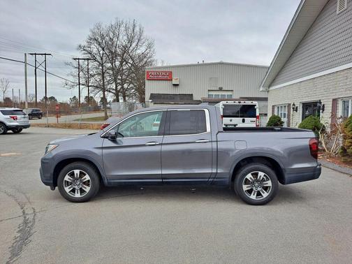 Gray 2017 Honda Ridgeline RTL-E