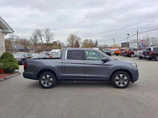 Gray 2017 Honda Ridgeline RTL-E