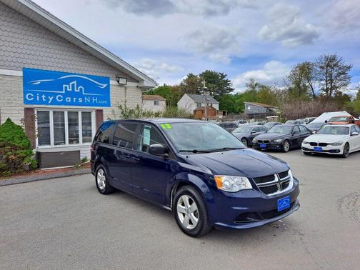 True Blue Pearlcoat 2013 Dodge Grand Caravan SE