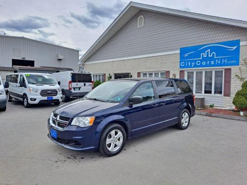 True Blue Pearlcoat 2013 Dodge Grand Caravan SE