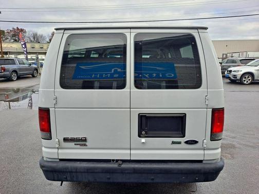 2014 Ford E250 Van 3D