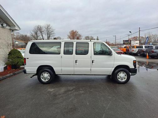 2014 Ford E250 Van 3D