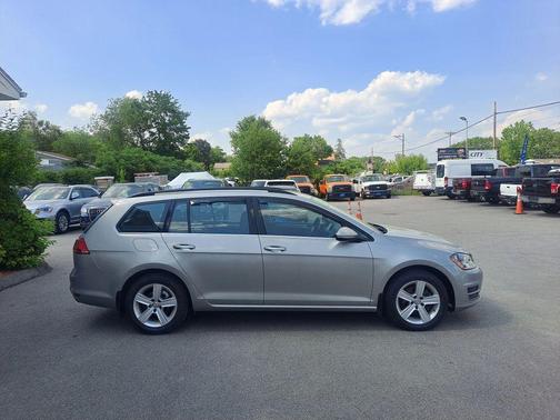 2015 Volkswagen Golf SportWagen TDI S 4-Door