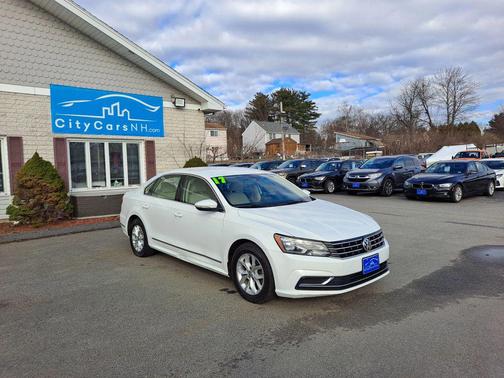 Pure White 2017 Volkswagen Passat 1.8T S