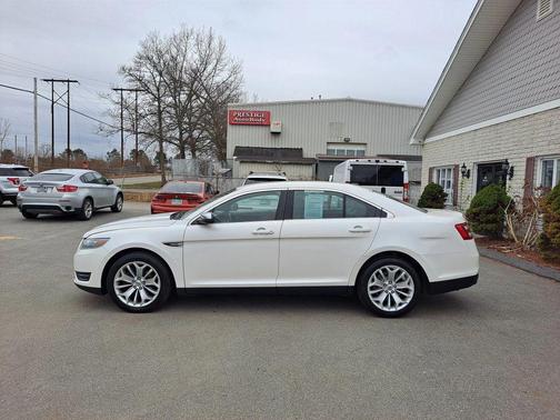White Platinum Metallic Tri-Coat 2014 Ford Taurus Limited