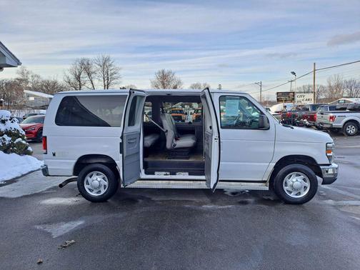 2014 Ford E350 Super Duty XLT