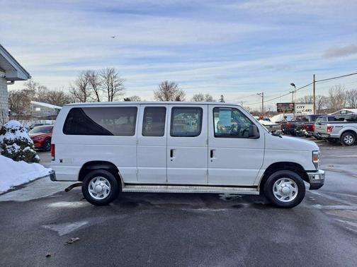 2014 Ford E350 Super Duty XLT