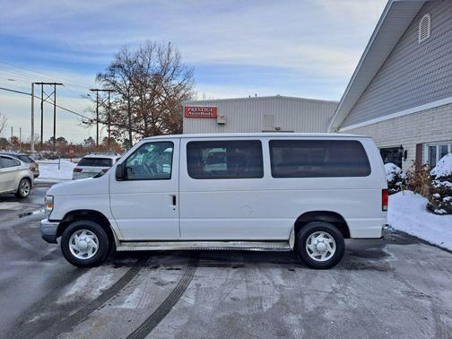 2014 Ford E350 Super Duty XLT