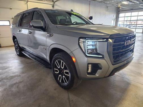 2023 GMC Yukon XL 4WD AT4