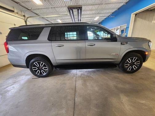 2023 GMC Yukon XL 4WD AT4