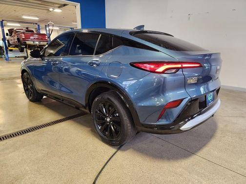 Ocean Blue Metallic 2025 Buick Envista Sport Touring FWD