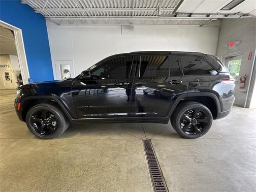 2022 Jeep Grand Cherokee Altitude