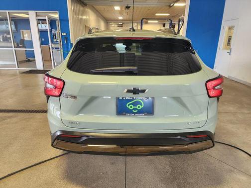Cacti Green 2025 Chevrolet Trax FWD ACTIV