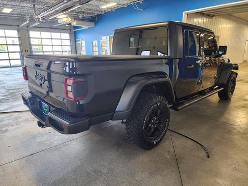 Black Clearcoat 2024 Jeep Gladiator Willys