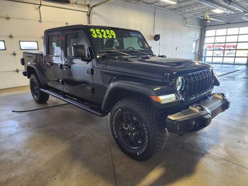 Black Clearcoat 2024 Jeep Gladiator Willys