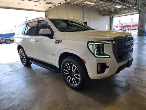 White Frost Tricoat 2022 GMC Yukon 4WD AT4
