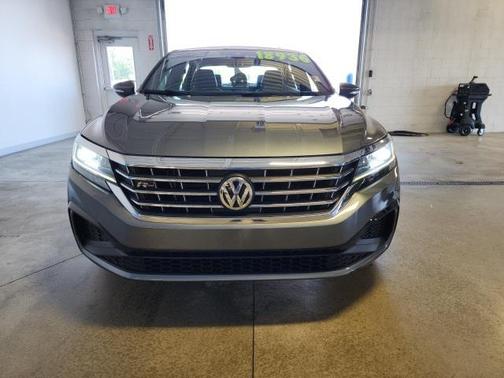 2021 Volkswagen Passat 2.0T R-Line