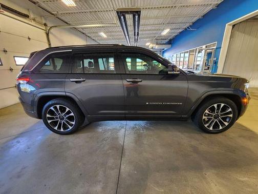 2022 Jeep Grand Cherokee Overland