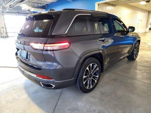 2022 Jeep Grand Cherokee Overland