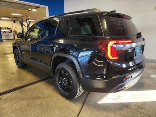 2023 GMC Acadia AWD AT4