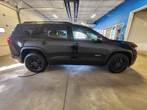 2023 GMC Acadia AWD AT4