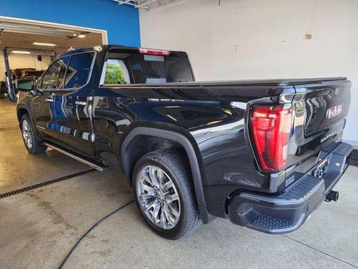 Onyx Black 2023 GMC Sierra 1500 Denali