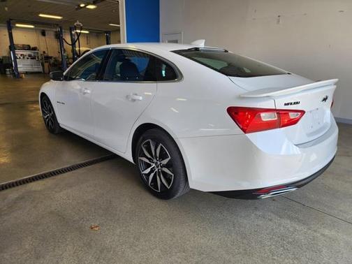 2022 Chevrolet Malibu FWD RS