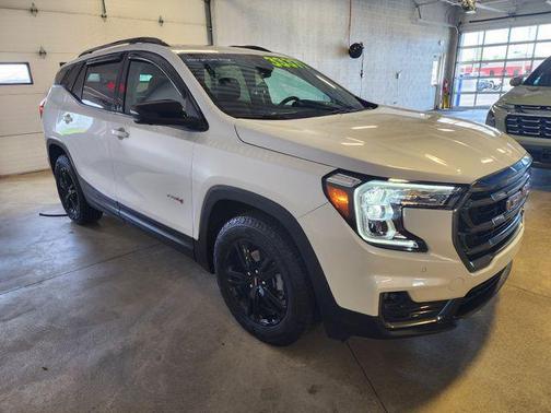 White Frost Tricoat 2024 GMC Terrain AWD AT4
