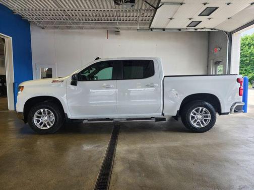 Summit White 2024 Chevrolet Silverado 1500 LT