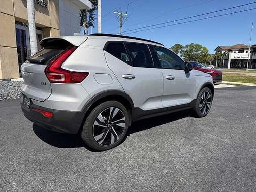 2024 Volvo XC40 Plus