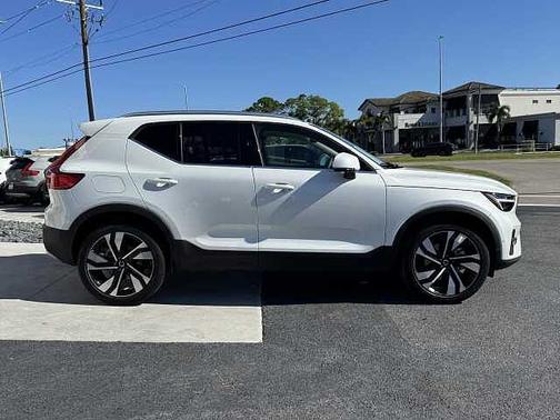 2024 Volvo XC40 Plus