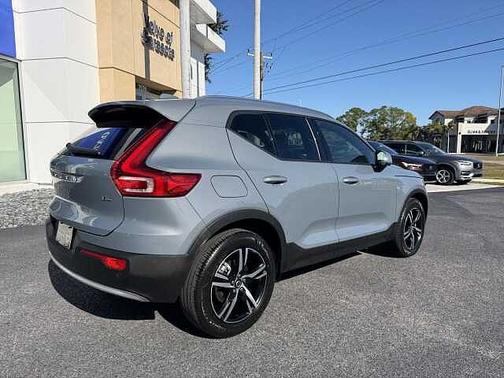 2023 Volvo XC40 Core