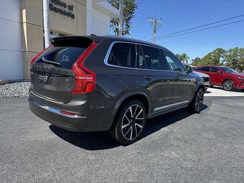 2023 Volvo XC90 Plus